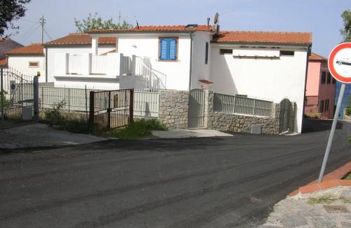 Pomonte House | Family-Friendly Retreat at Casetta Azzurra - Rated 8.5/10