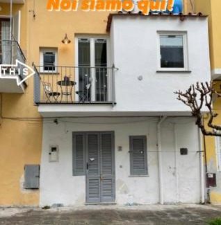 Ischia Porto Apartment | Oceanfront Casetta del pescatore - 4-Star Guest Rated Retreat