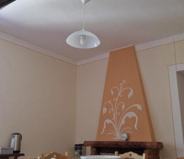 Molazzana House | Discover Casetta della Chiocciola: Family-Friendly Retreat