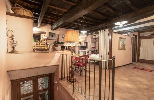 Sutri House | Guest Favorite: Casetta Di Carlo Magno with Family Amenities
