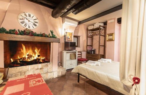 Sutri House | Guest Favorite: Casetta Di Carlo Magno with Family Amenities