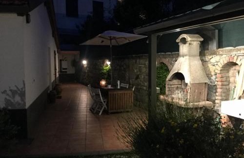 Chiavari House | Outstanding Casetta di Chri: Oceanfront with Pet-Friendly Perks