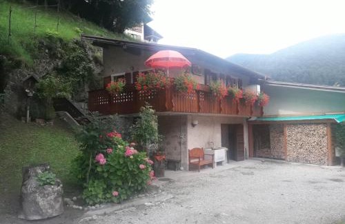 Bondo House | Cozy Independent Cottage in Nature for 2-3 Guests