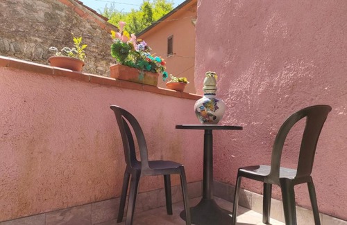 Aulla House | Unique Moments Await at Pet-Friendly Casetta Indipendente