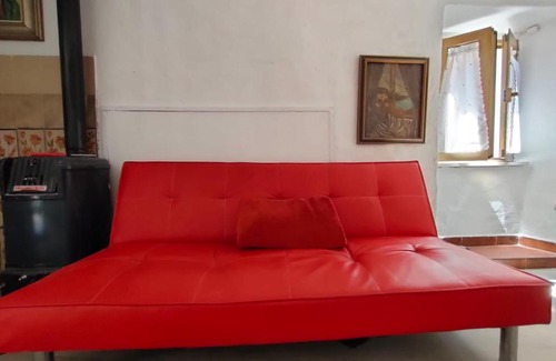 Aulla House | Unique Moments Await at Pet-Friendly Casetta Indipendente