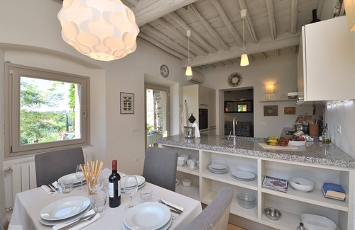 Gaiole in Chianti Villa | Inviting Casetta Kiwi: Poolside Retreat in Chianti
