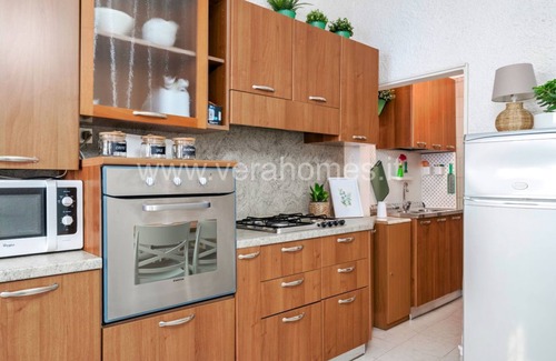 Desenzano del Garda House | Historic Casetta Lucia - Central House with Key Amenities