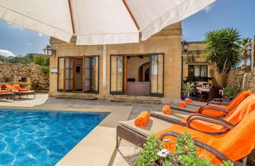 Sannat House | Pet-Friendly Casetta Menzja Bungalow with Pool & High Ratings