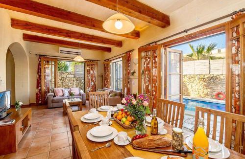 Sannat House | Pet-Friendly Casetta Menzja Bungalow with Pool & High Ratings