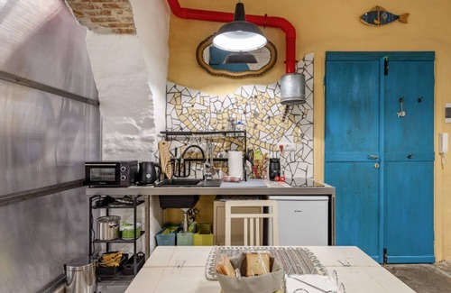 Barriera Vecchia-San Giacomo Apartment | Discover Unique Style at Casetta PesceBlu – Rated 9/10