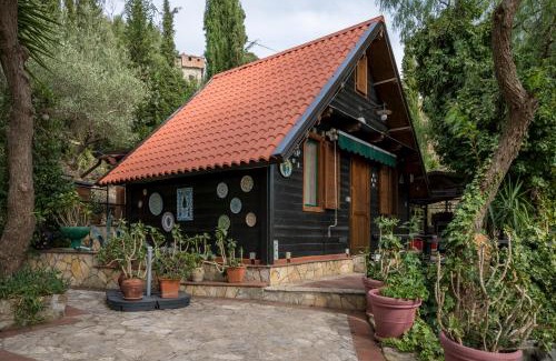 San Giovanni Gemini Ski Chalet | Pet-Friendly Casetta Pizziddu with Oceanfront Views