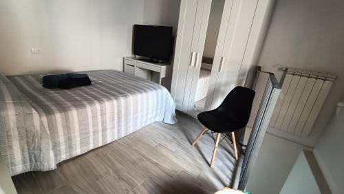Roio Piano House | Charming Casetta Tipica in Borgo with Hot Tub, Rated 9/10