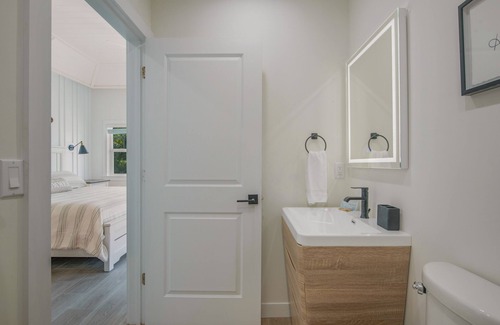 Nokomis Hotel | Beachfront Bliss at Casey Key Resorts with Family Amenities
