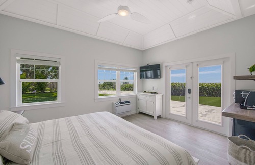 Nokomis Hotel | Beachfront Bliss at Casey Key Resorts with Family Amenities
