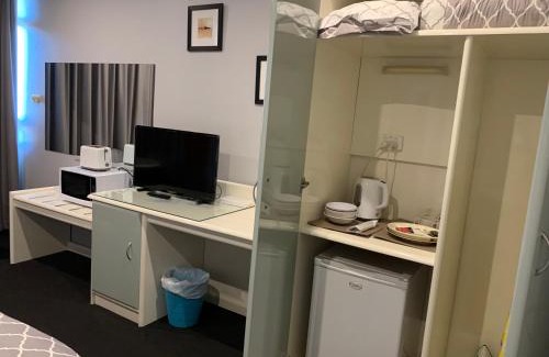Hallam Hotel | Budget-Friendly Stay at Casey on Princes Motel with Breakfast