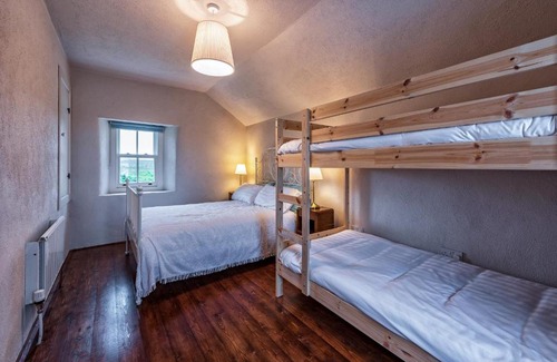 Donegal Cabin | Family-Friendly Stay Near Cashelnagor Railway Station
