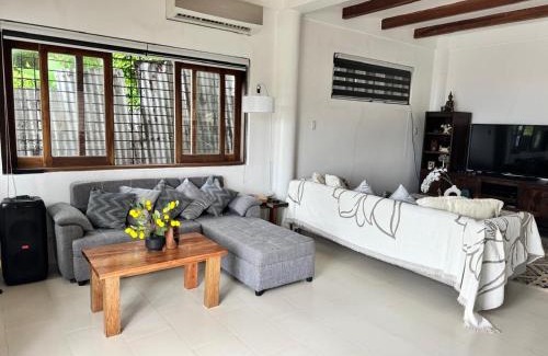El Nido House | Cashew Blossom Boutique Guest Home