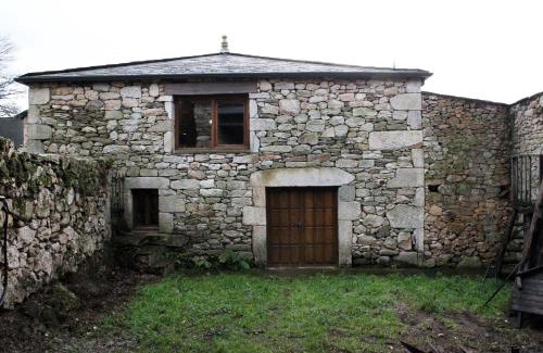 Paradela House | Discover Casiña de Campo: Pet-Friendly with Breakfast & Kitchen