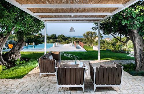 Campanella-Gianforma Villa | Discover Casi o Cantu: Family-Friendly Retreat with Pool