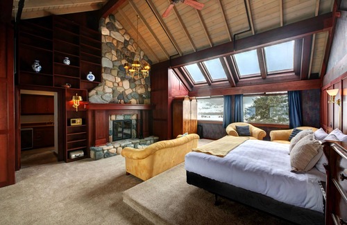 Twisp Hotel | Relax at Casia Lodge and Ranch: Spa, Pool & High Ratings