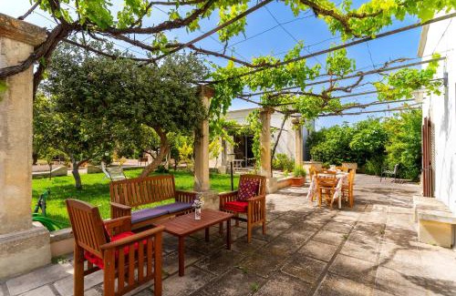Cutrofiano House | Family-Friendly Casina Litta with Pool & High Guest Ratings