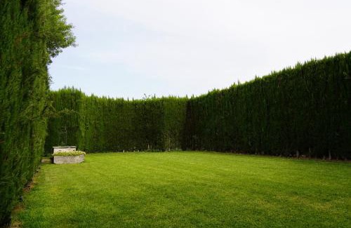 Arnesano Bed & Breakfast | Pet-Friendly Getaway at Casina Mozart Lecce with Hot Tub
