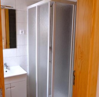 Gois Apartment | Pet-Friendly Getaway at Casinha da Eira - Rated 9/10