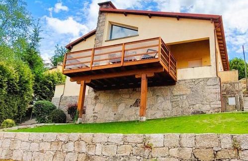 Cabril House | Oceanfront Retreat at Casinha de Padrões – Rated 9/10