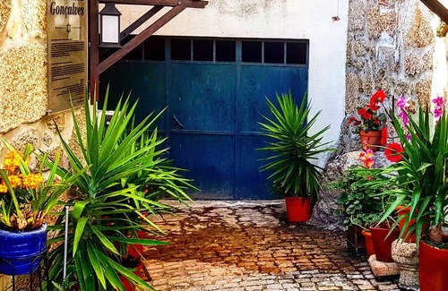 Belmonte Cottage | Historic Casinha with Breathtaking Views & Spa Amenities