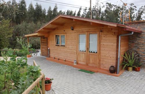 Gois House | Discover Oceanfront Relaxation at Casinha do Canto