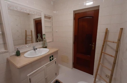 Sines House | Family-Friendly Getaway at Casinha do Rui - Rated 9/10
