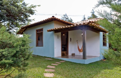 Lapinha da Serra House | Discover Casinhas da Lapinha: Cozy Chalés with Pool Access