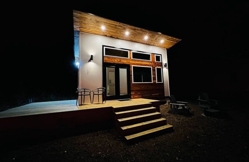 Athens House | Restful Casita 2: Nature’s Escape with Spa and Breakfast