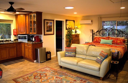 Uptown Sedona Apartment | Unwind at Casita: Pet-Friendly with Breathtaking Views!