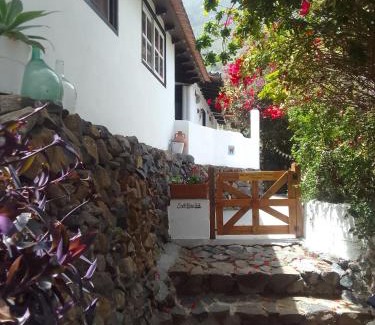 Hermigua Ski Chalet | Pet-Friendly Retreat with Ocean Views at Casita Bella Vista