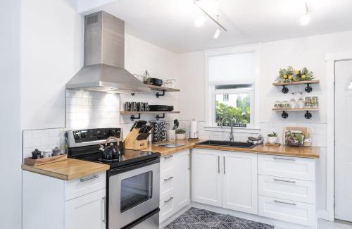 Okanagan-Similkameen House | Discover Casita Bella Vita: Pet-Friendly Retreat in Summerland