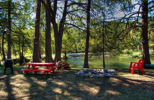 Ingram House | Charming Casita Blu Tres with River Access & Pet Friendly