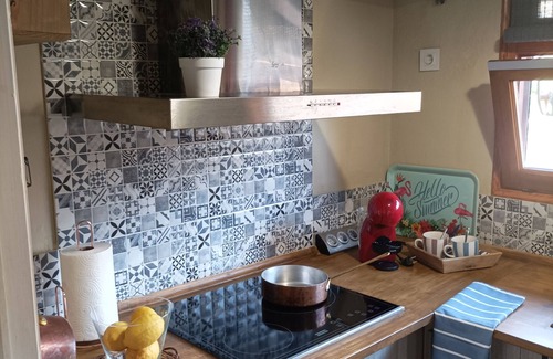 Garrigas House | Discover Casita con Jardín Privado in L'empordà's Heart