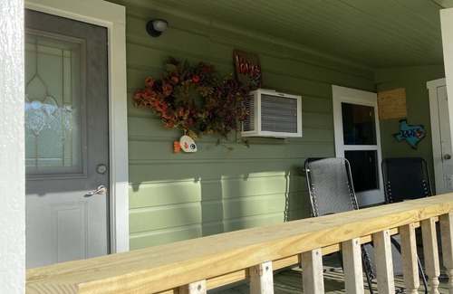 Hemphill House | Discover Casita Crappie: Ocean & Lake Views Await You