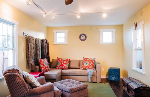 Galisteo House | Top-Rated Casita de los Abuelos with Kitchen & Breakfast