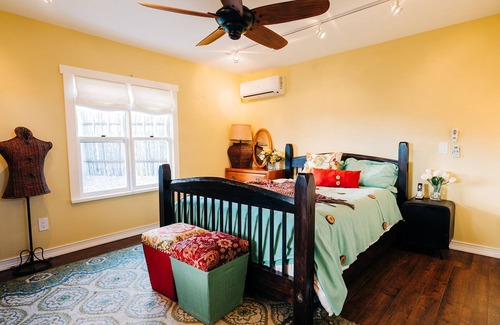 Galisteo House | Top-Rated Casita de los Abuelos with Kitchen & Breakfast