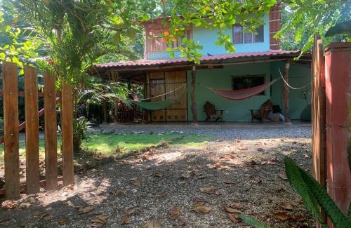 Cabuya House | Charming Casita de los Sueños: Family-Friendly with Pool