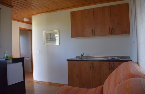 Ronda Cabin | Cozy Casita de Madera with Pool and Scenic Views