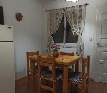 Cosquin Ski Chalet | Cozy Casita de Montaña: Family-Friendly Retreat Awaits