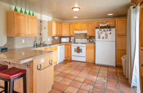 Joshua Tree House | Serene Casita del Conejo: Spa, Stars & Scenic Views Await