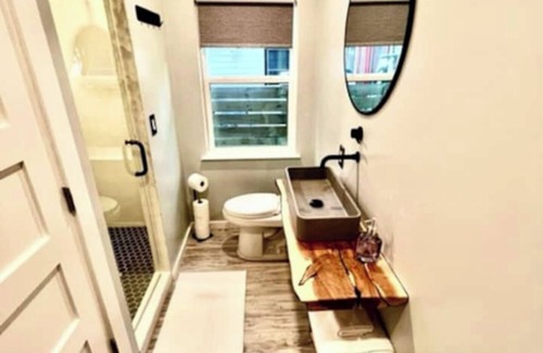 MLK House | Casita East - Cozy, Pretty & Private