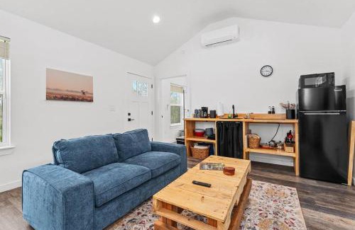 Fredericksburg House | Cozy Casita Fulton with Fire Pit near Main St - Rated 10/10