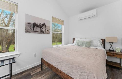Fredericksburg House | Cozy Casita Fulton with Fire Pit near Main St - Rated 10/10