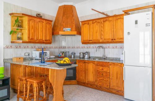 El Golfo Apartment | Highly Rated Casita Isabella: Perfect for Families
