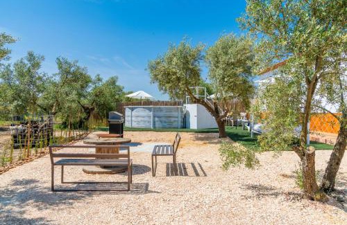 La Carlota Apartment | Explore Casita Los Garranchos: Oceanfront Family Retreat